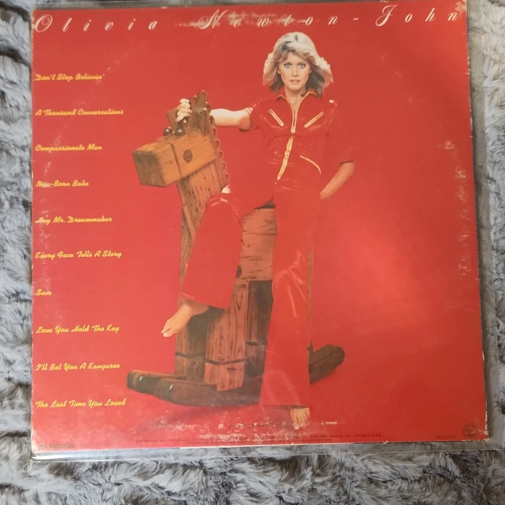 Olivia Newton-John 'Don't Stop Believin' Vinyl Record - Picture 2 of 4